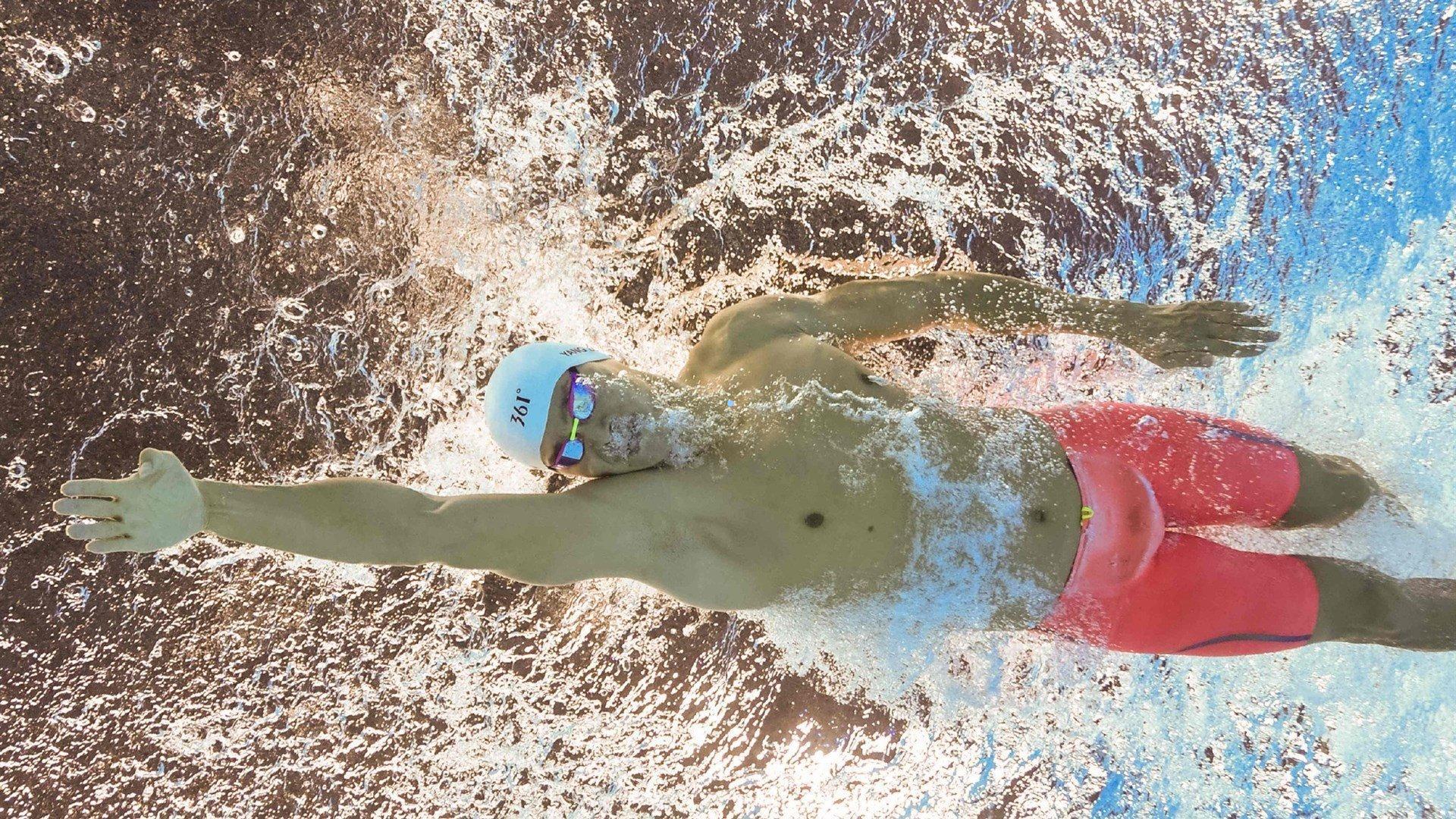 西超杯决赛补时惊魂,德容飞铲姆巴佩直红离场,赛事悬念骤增